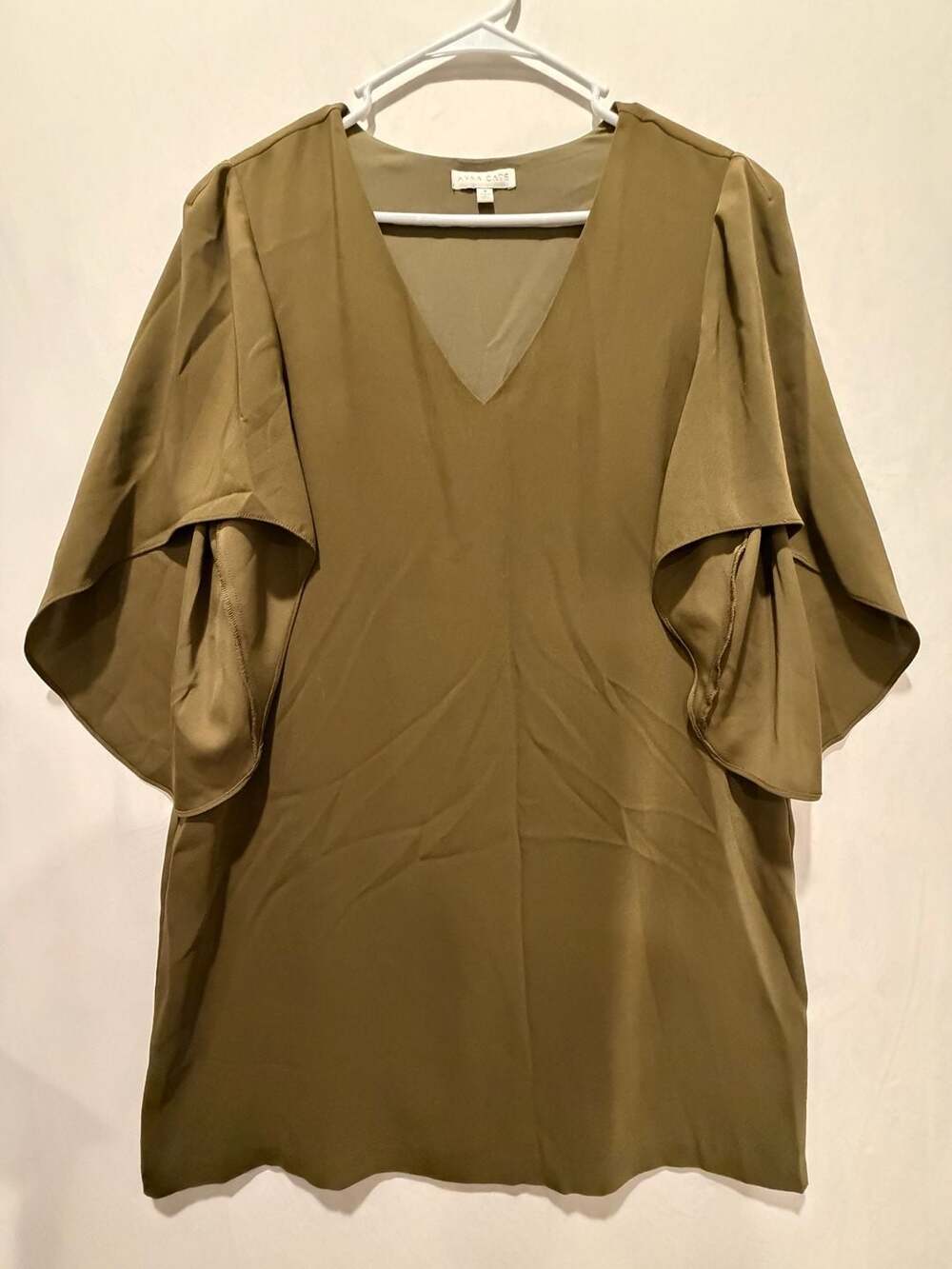 Tuckernuck Anna Cate Mini Dress Size M Olive Green Cape Sleeved V-Neck